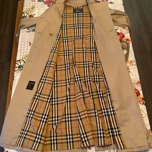 Women’s Burberry all weather trench